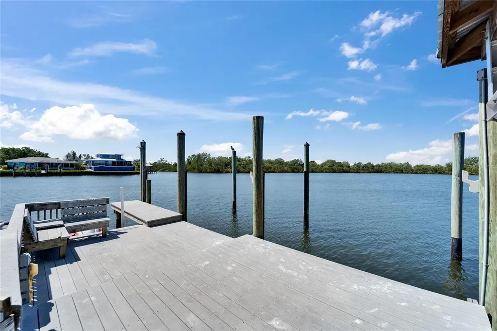 935 Chipaway Drive Apollo Beach FL 33572