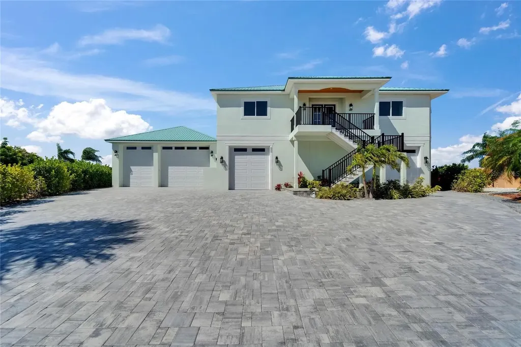 935 Chipaway Drive Apollo Beach FL 33572