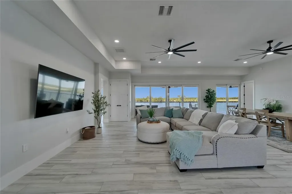 935 Chipaway Drive Apollo Beach FL 33572