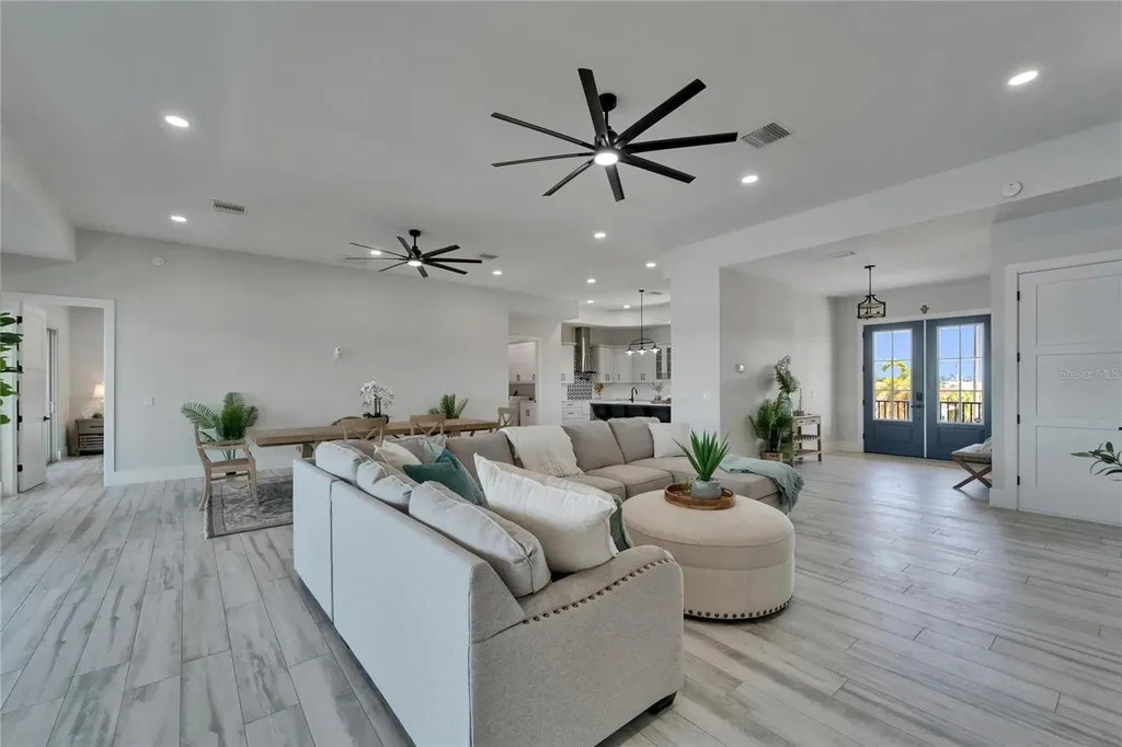 935 Chipaway Drive Apollo Beach FL 33572