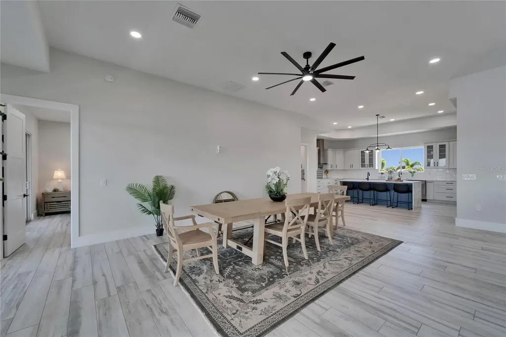 935 Chipaway Drive Apollo Beach FL 33572