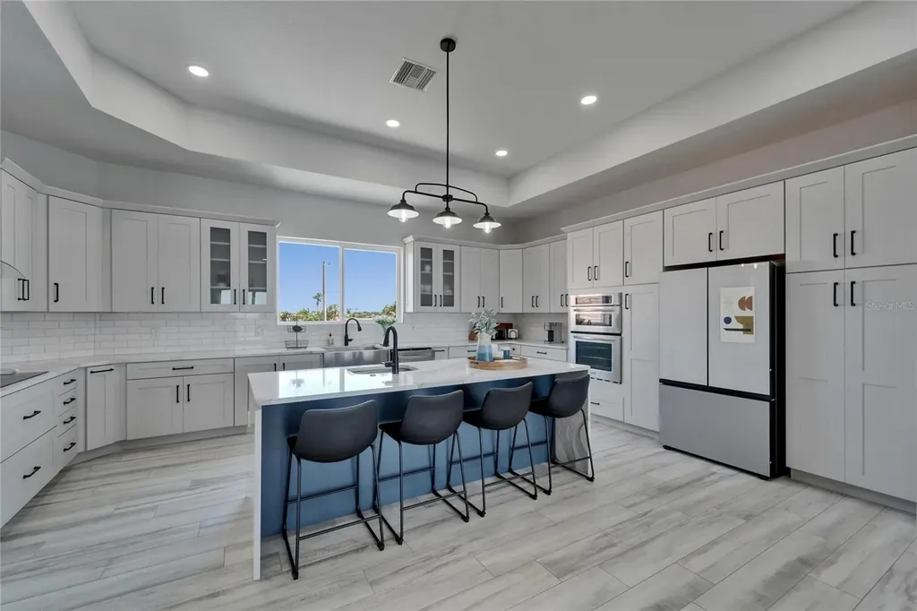 935 Chipaway Drive Apollo Beach FL 33572