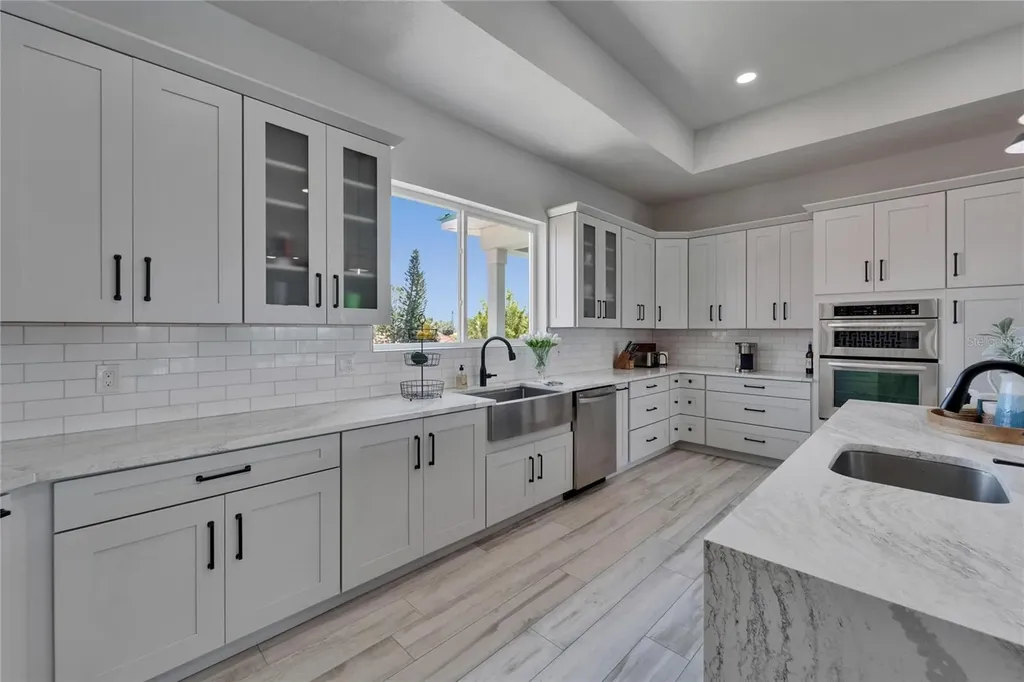 935 Chipaway Drive Apollo Beach FL 33572