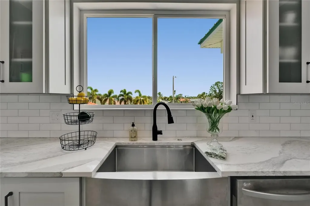 935 Chipaway Drive Apollo Beach FL 33572