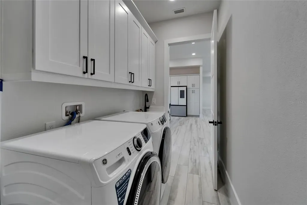 935 Chipaway Drive Apollo Beach FL 33572