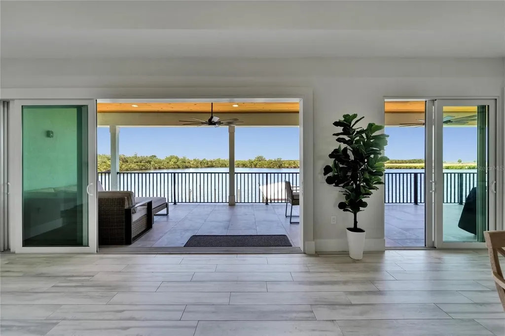 935 Chipaway Drive Apollo Beach FL 33572