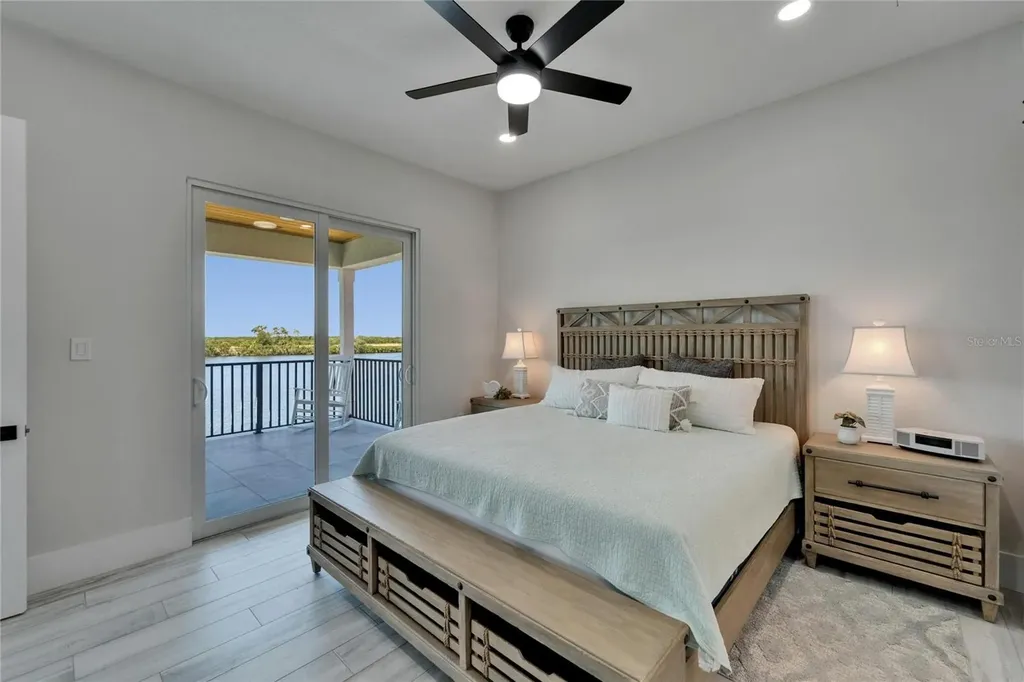 935 Chipaway Drive Apollo Beach FL 33572