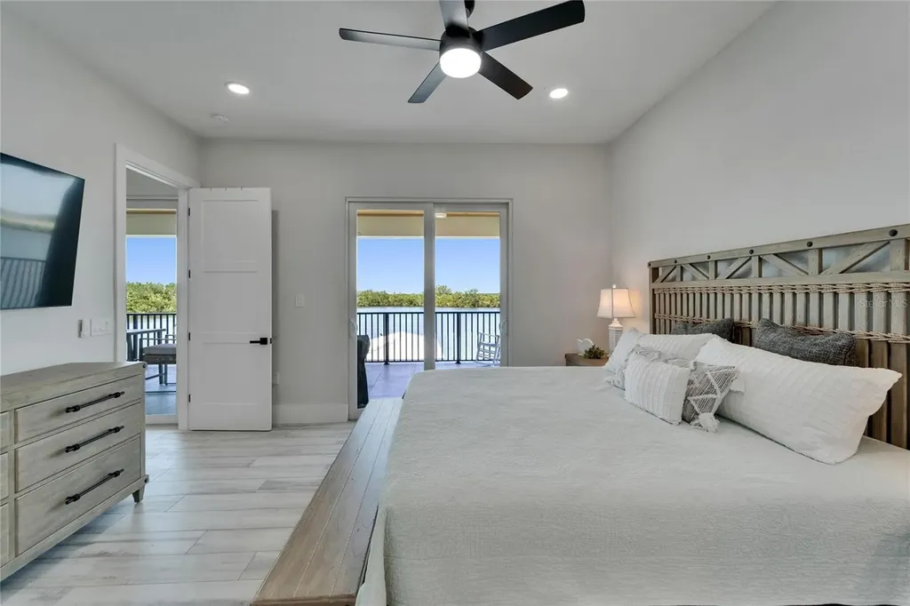 935 Chipaway Drive Apollo Beach FL 33572