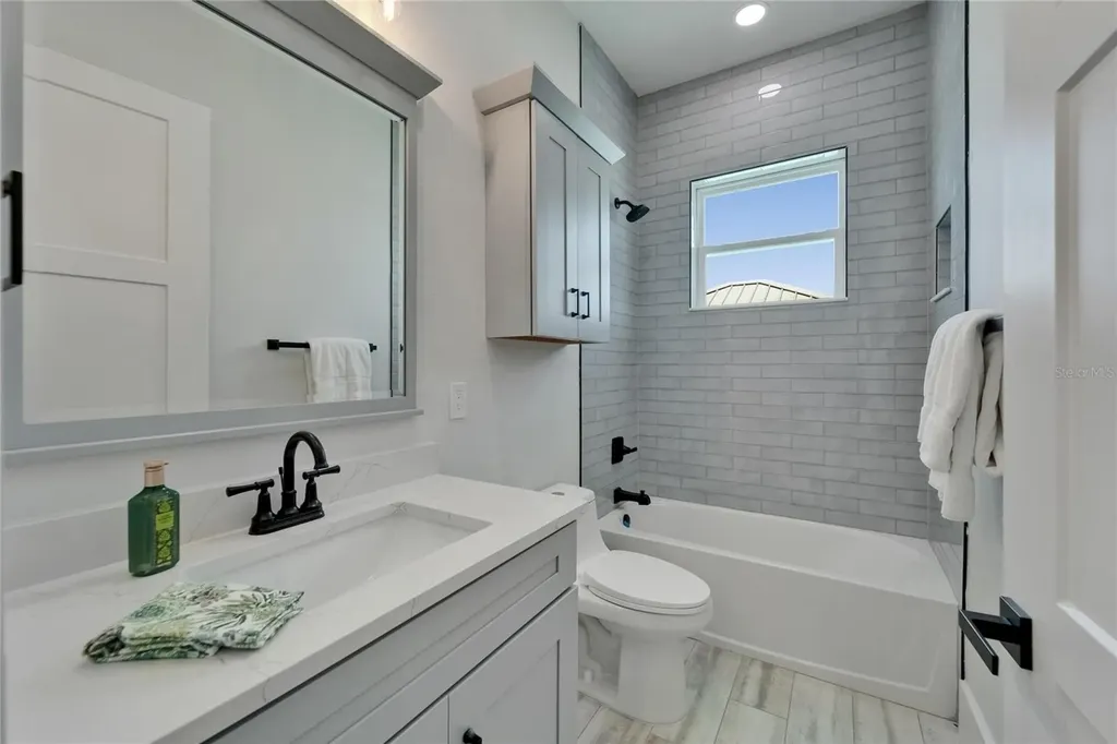 935 Chipaway Drive Apollo Beach FL 33572