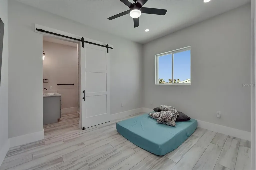 935 Chipaway Drive Apollo Beach FL 33572