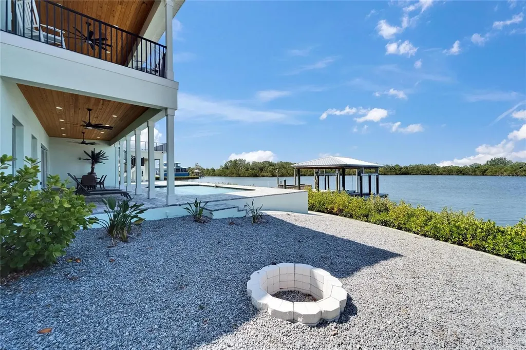 935 Chipaway Drive Apollo Beach FL 33572