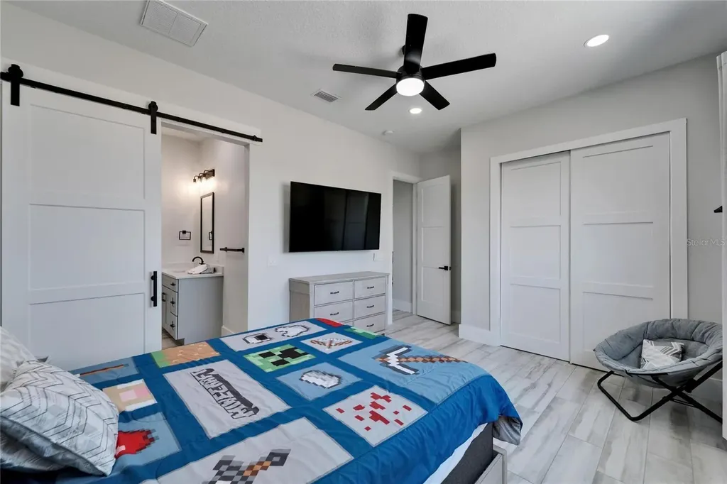 935 Chipaway Drive Apollo Beach FL 33572