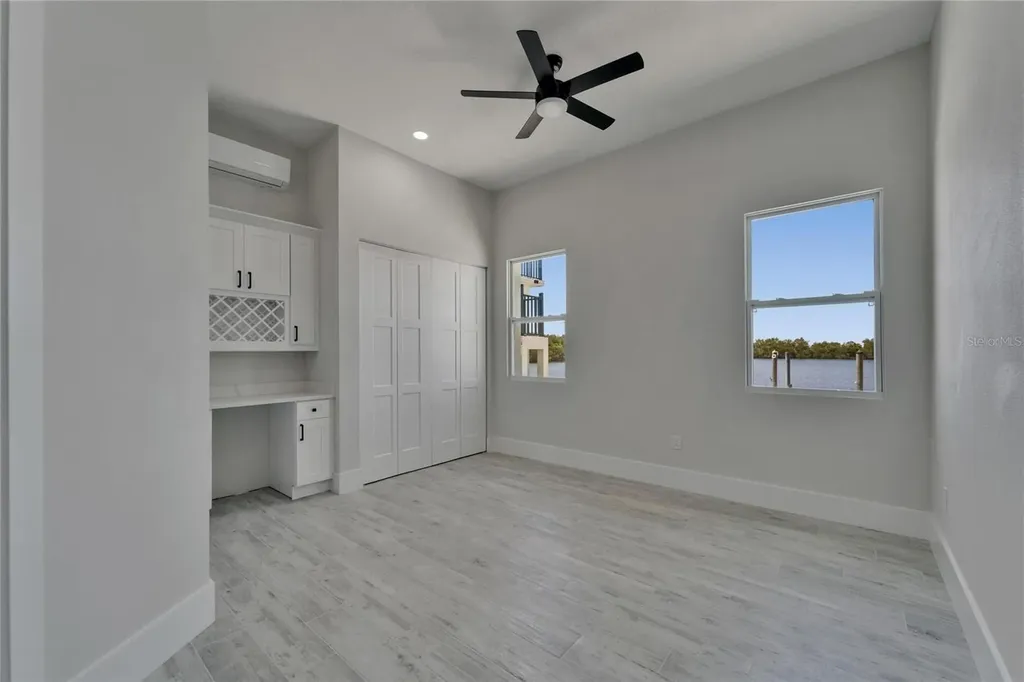 935 Chipaway Drive Apollo Beach FL 33572