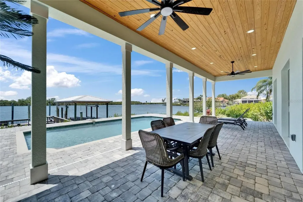 935 Chipaway Drive Apollo Beach FL 33572