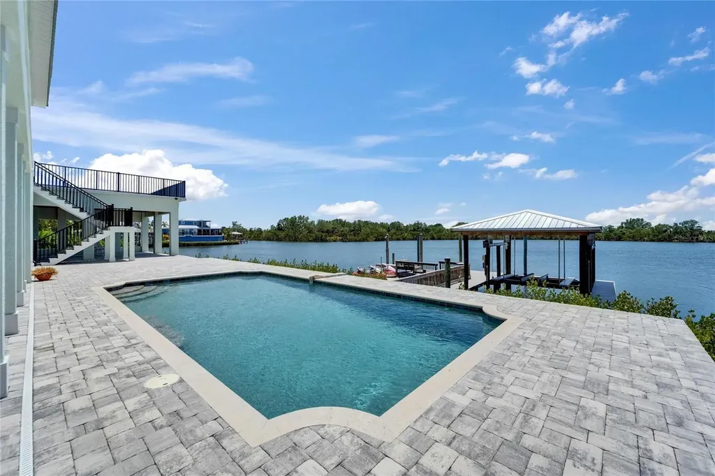 935 Chipaway Drive Apollo Beach FL 33572