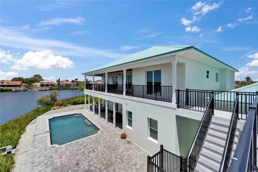 935 Chipaway Drive Apollo Beach FL 33572