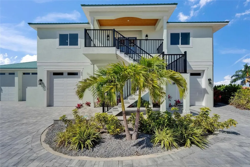 935 Chipaway Drive Apollo Beach FL 33572