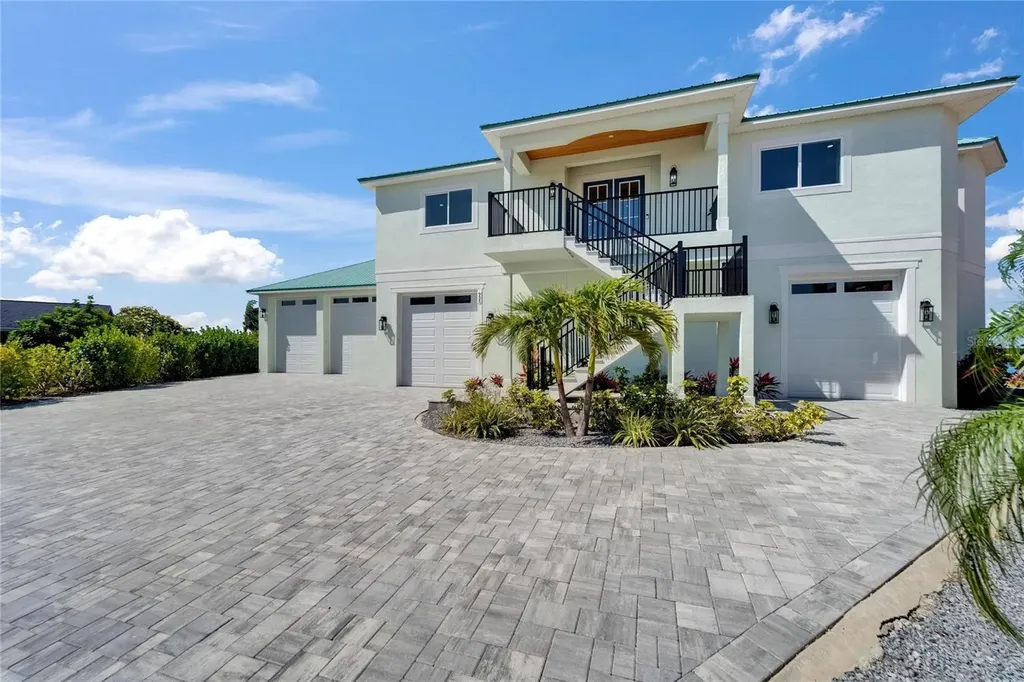 935 Chipaway Drive Apollo Beach FL 33572