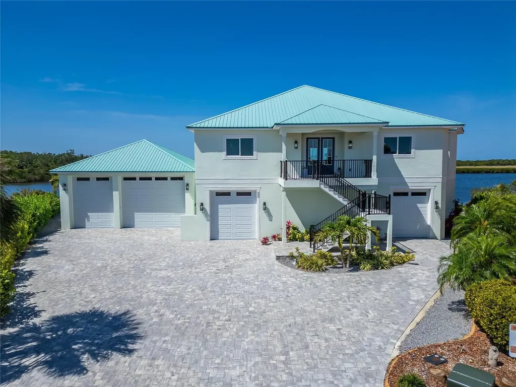 935 Chipaway Drive Apollo Beach FL 33572