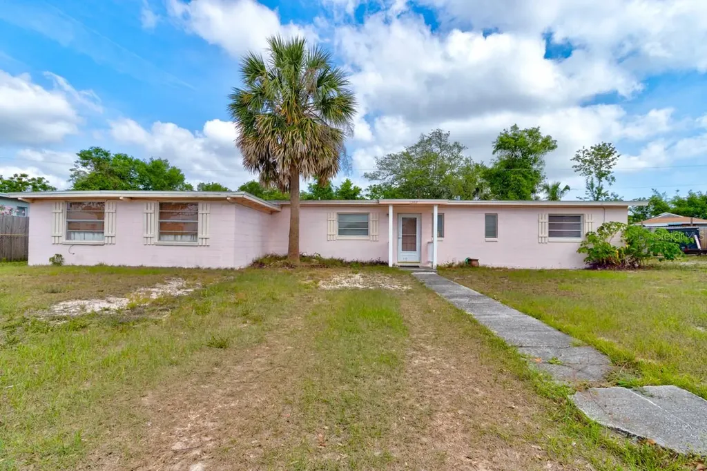 1302 Westwood Drive Daytona Beach FL 32117