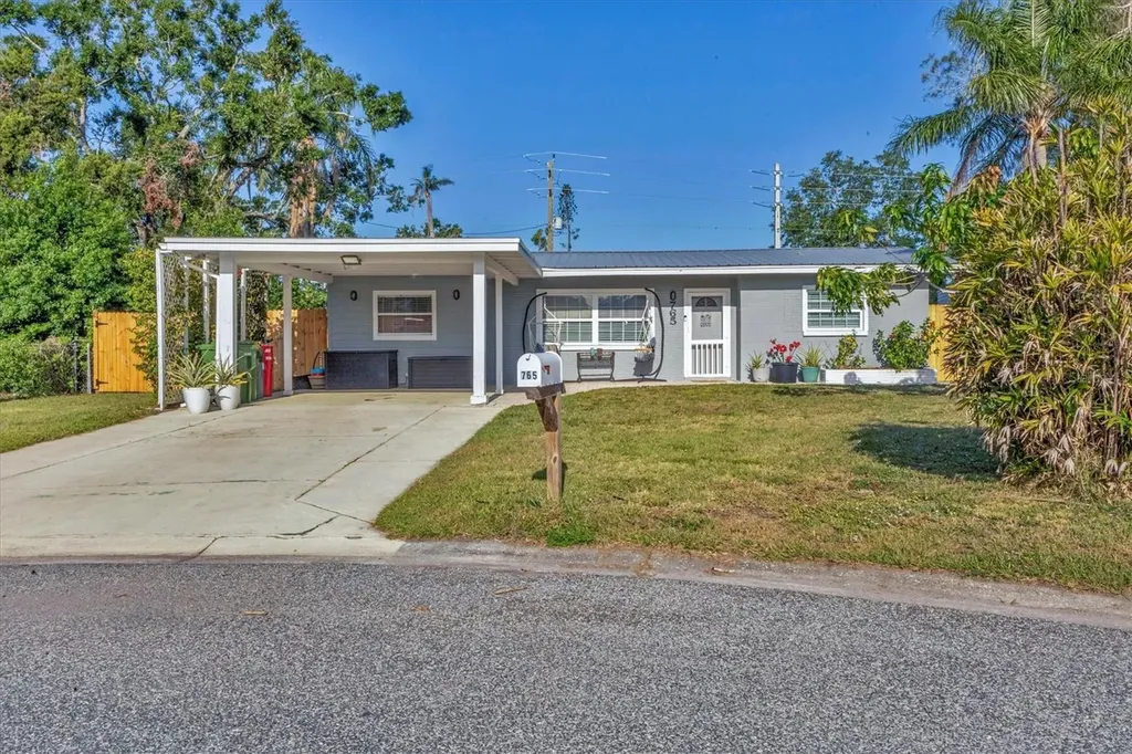 765 Caruso Place Sarasota FL 34237