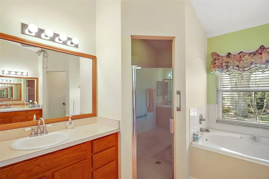 25333 River Crest Drive Leesburg FL 34748