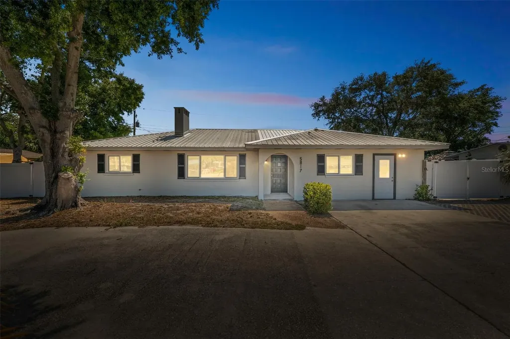 5817 26th Street W Bradenton FL 34207
