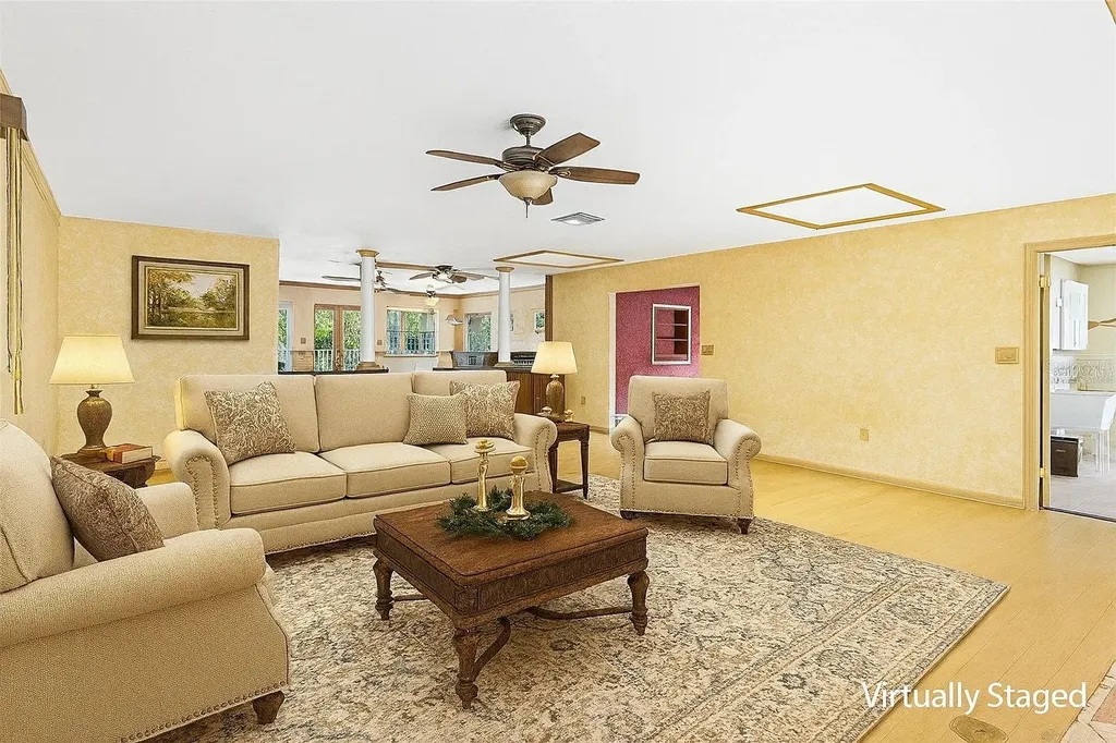 2400 N Griffin Drive Leesburg FL 34748