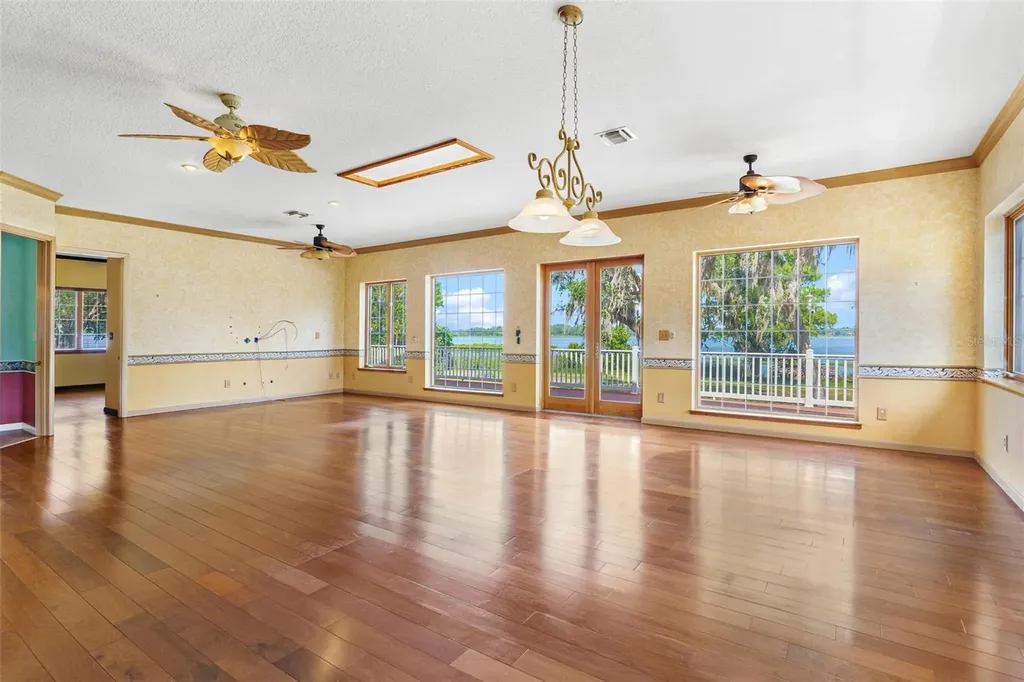 2400 N Griffin Drive Leesburg FL 34748