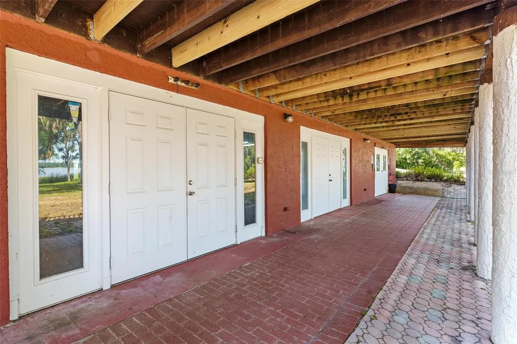 2400 N Griffin Drive Leesburg FL 34748