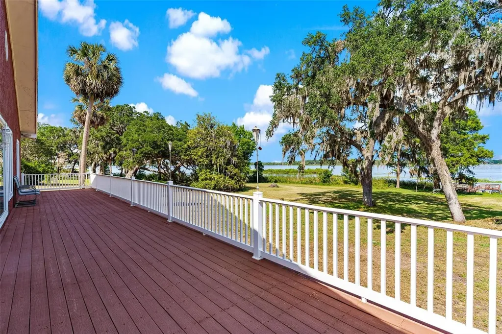 2400 N Griffin Drive Leesburg FL 34748