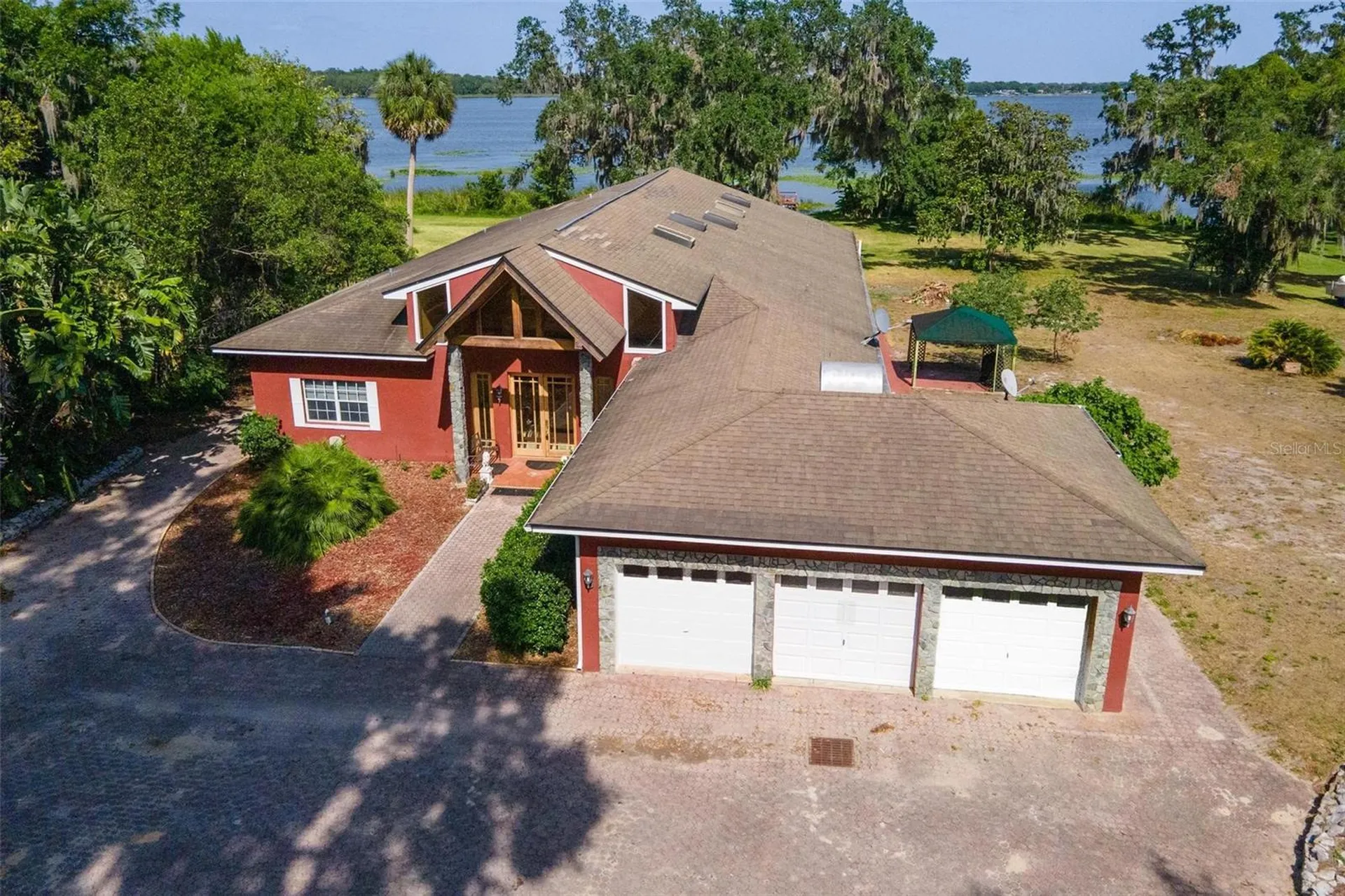2400 N Griffin Drive Leesburg FL 34748
