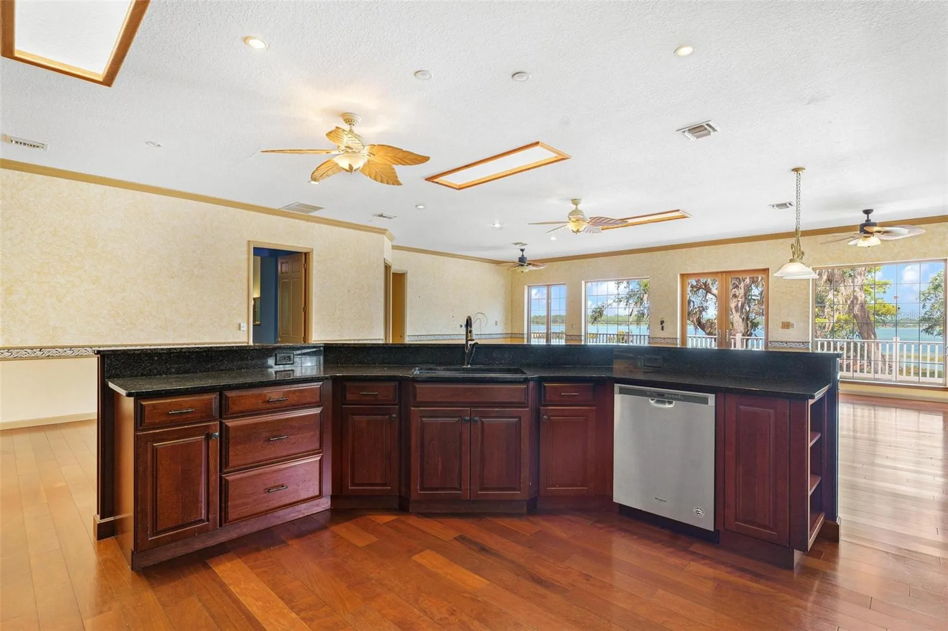 2400 N Griffin Drive Leesburg FL 34748