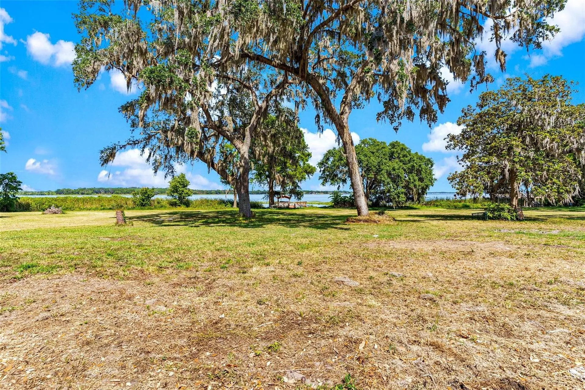 2400 N Griffin Drive Leesburg FL 34748
