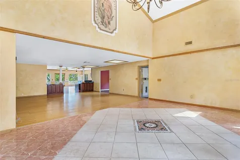2400 N Griffin Drive Leesburg FL 34748