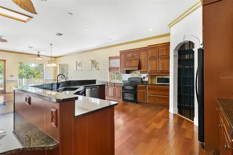 2400 N Griffin Drive Leesburg FL 34748