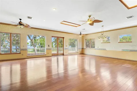 2400 N Griffin Drive Leesburg FL 34748