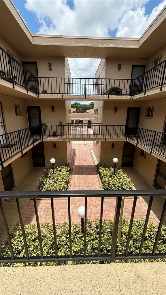 2763 Woodgate Lane Sarasota FL 34231