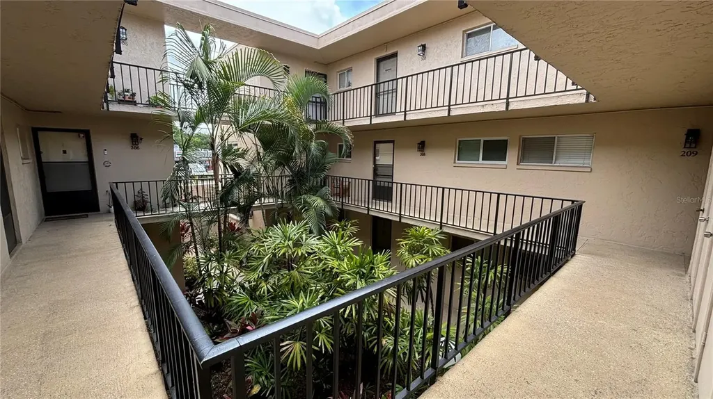 2763 Woodgate Lane Sarasota FL 34231