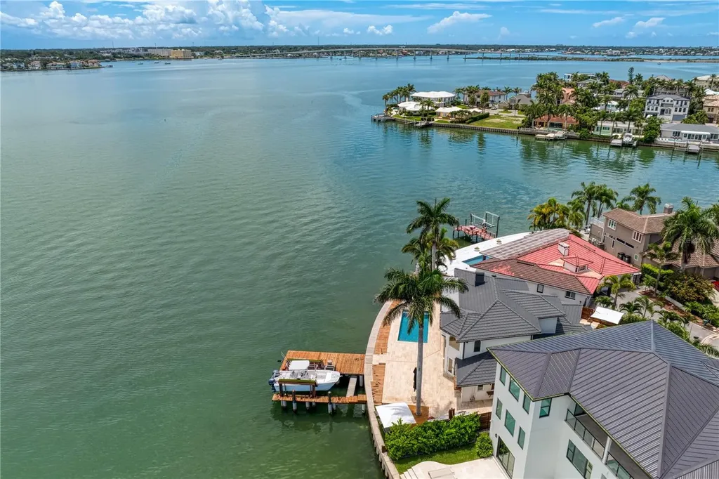2250 Donato Drive Belleair Beach FL 33786