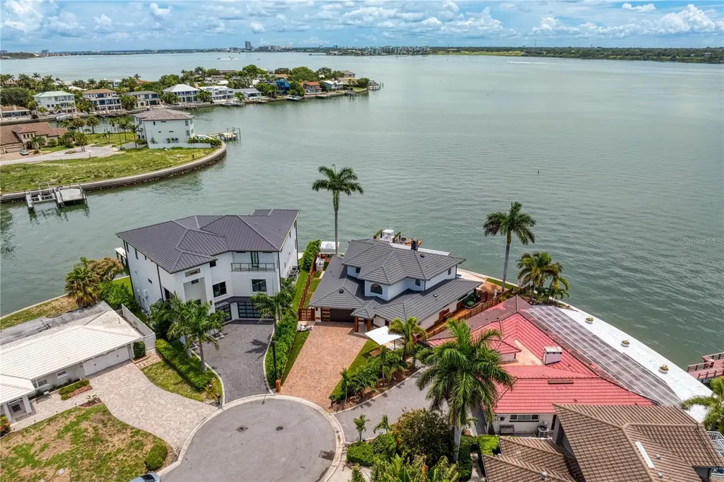 2250 Donato Drive Belleair Beach FL 33786
