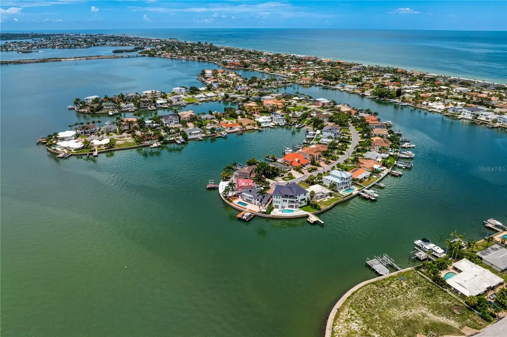 2250 Donato Drive Belleair Beach FL 33786