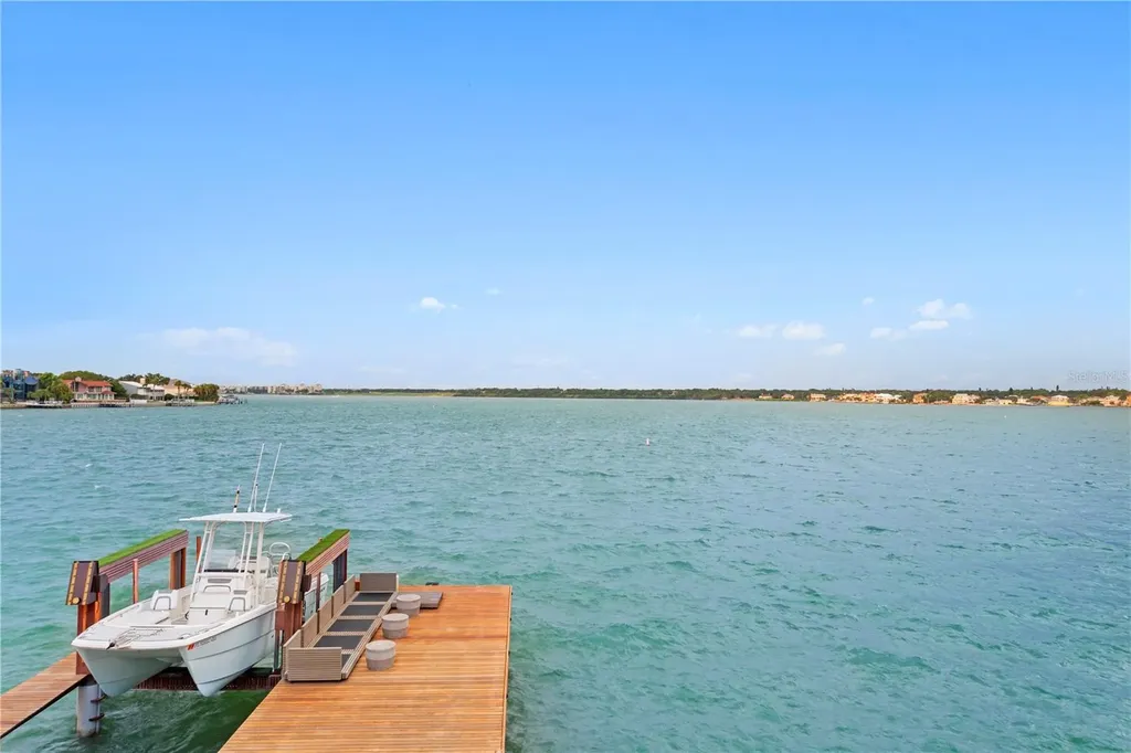 2250 Donato Drive Belleair Beach FL 33786