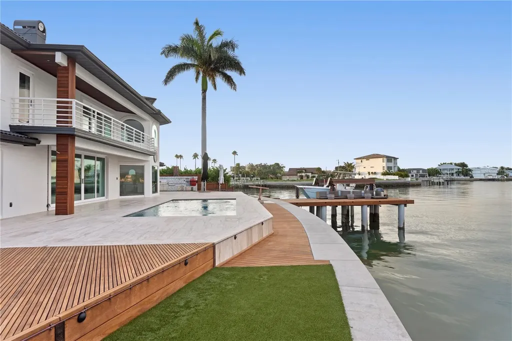 2250 Donato Drive Belleair Beach FL 33786