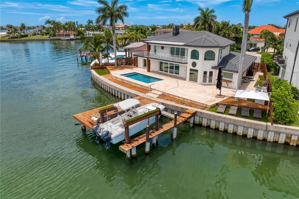 2250 Donato Drive Belleair Beach FL 33786
