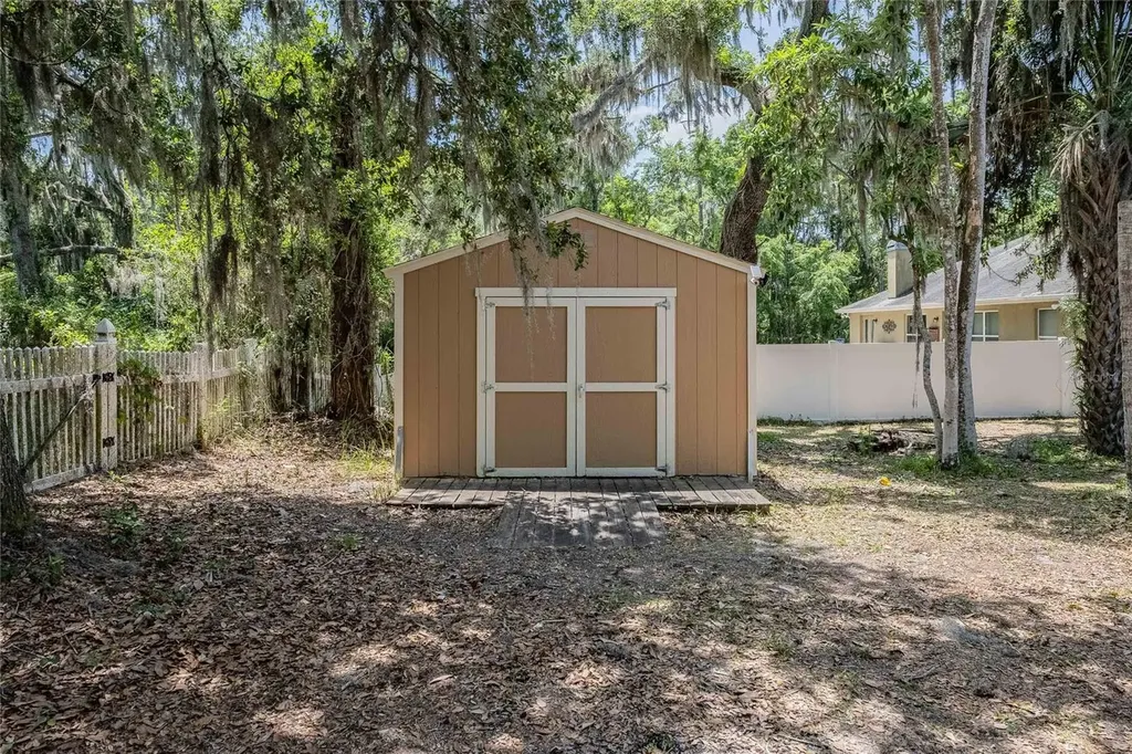 2933 Blackwater Oaks Drive Mulberry FL 33860