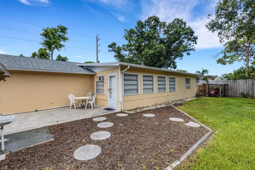 2802 Jamaica Street Sarasota FL 34231