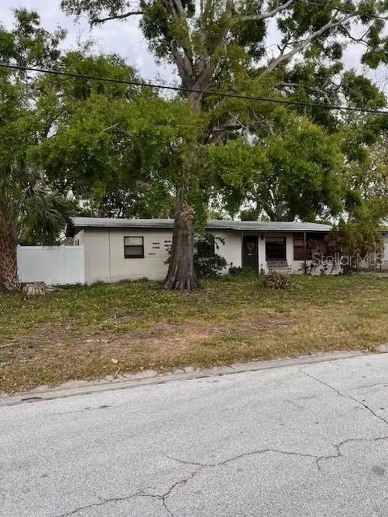 3205 W Tyson Avenue Tampa FL 33611