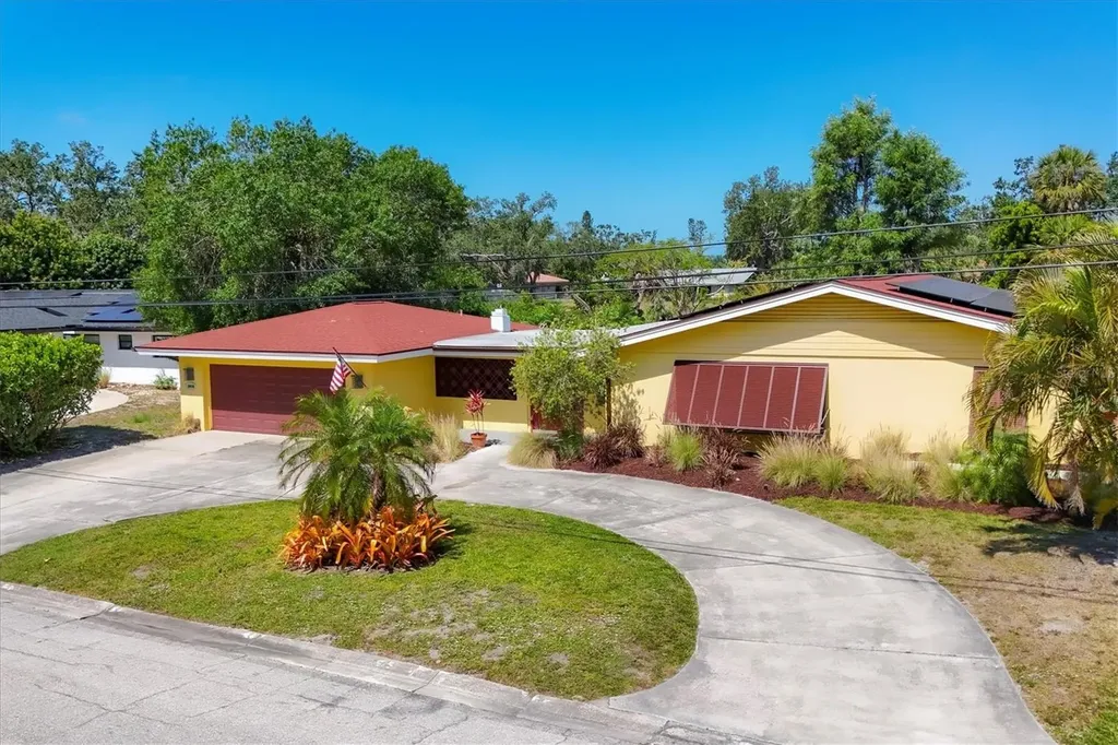 2410 Tanglewood Drive Sarasota FL 34239