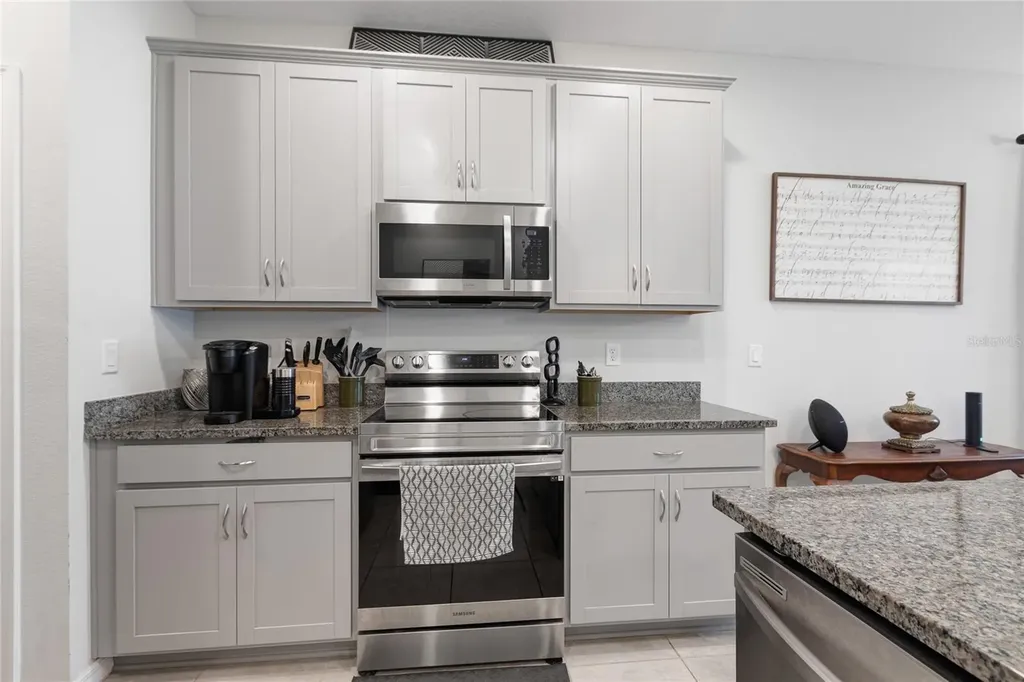5068 Little Stream Lane Wesley Chapel FL 33545